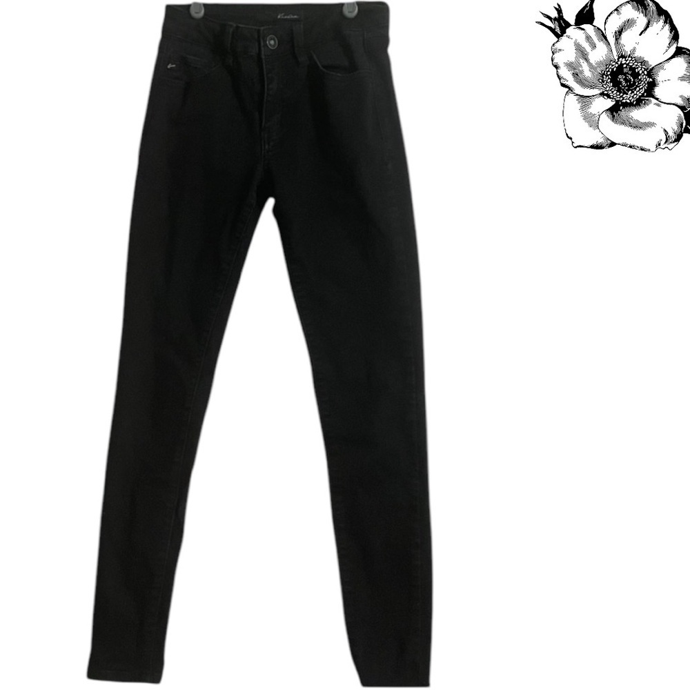 Kancan skinny jeans EUC size 1 black wash 5 pocket style zipper/button closure